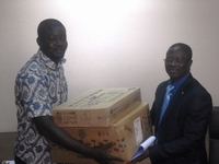 Réunion-bilan OISSU 2012: 10 ordinateurs et 10 bureaux remis aux délégués